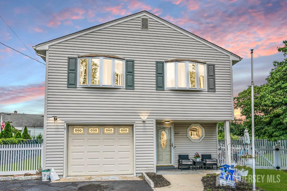557 Howard Avenue Image 2