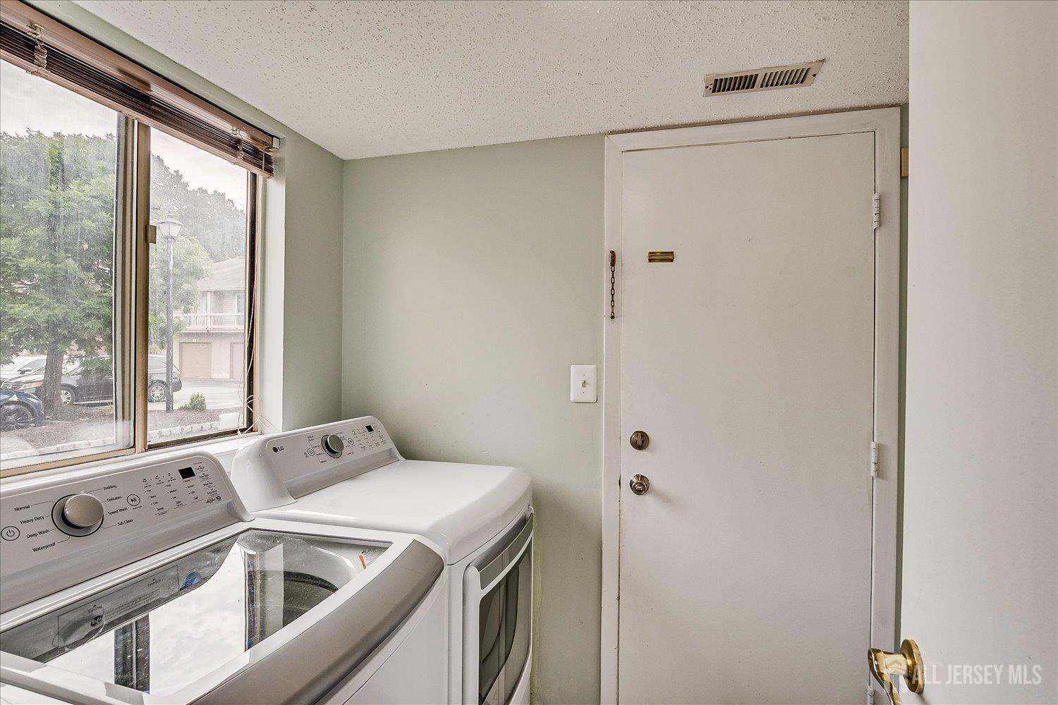 68 Kelly Drive, Edison, NJ, 08820 image 38