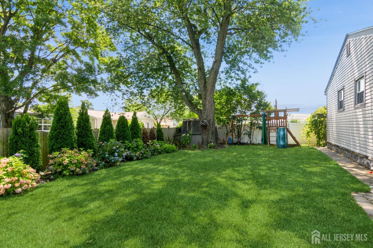 70 Woodshore W, Old Bridge, NJ, 07735 image 25