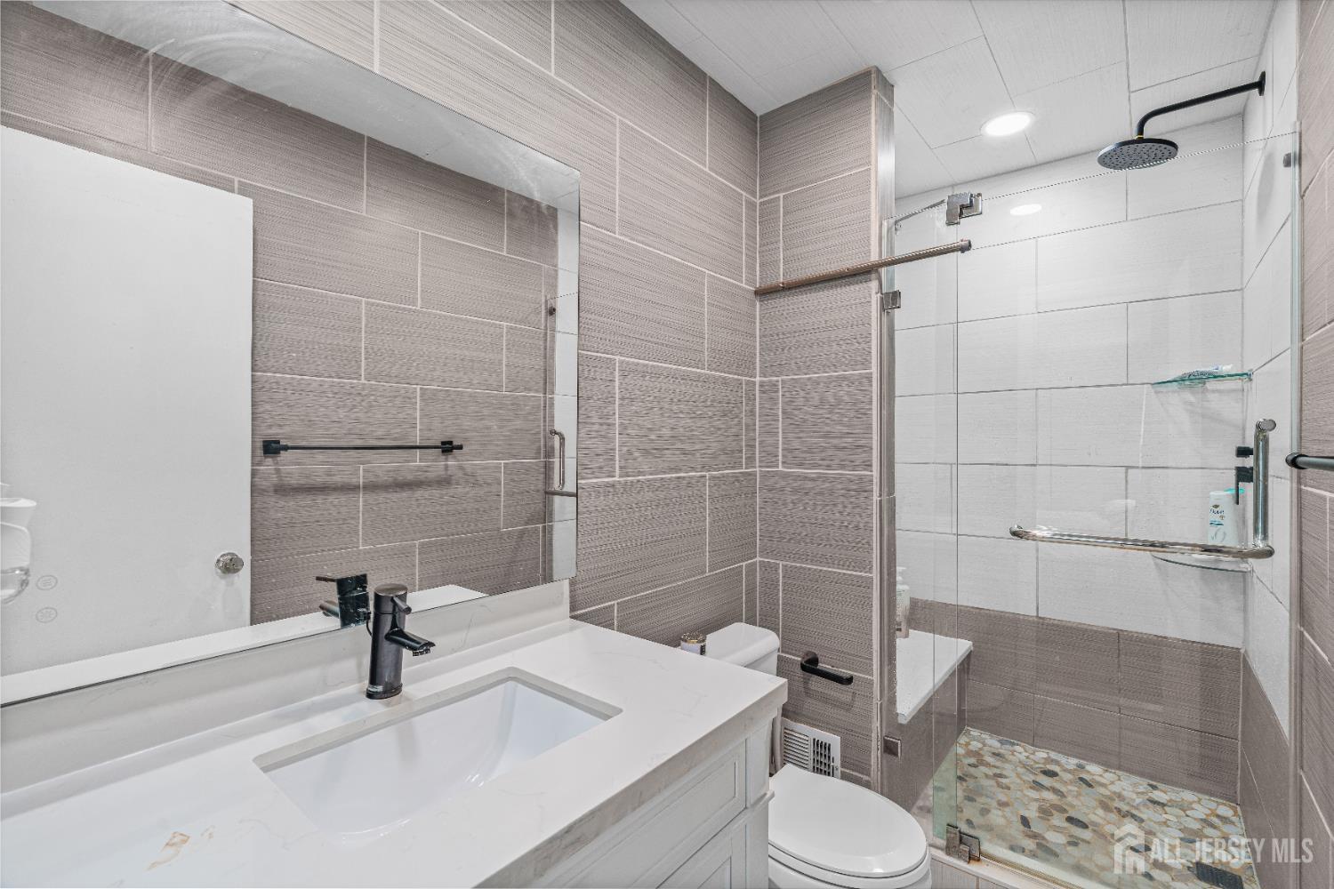 4 Daphne Court, Edison, NJ, 08820 image 31