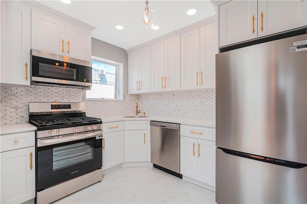 3105 Emmons Avenue 1C Image 2