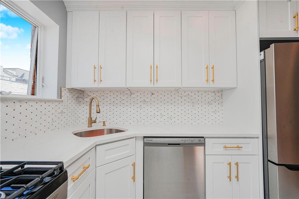 3105 Emmons Avenue 1C Image 4