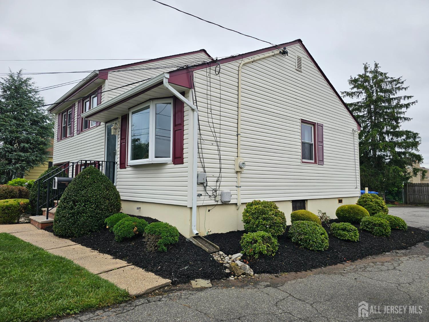304 Maple Avenue Image 2