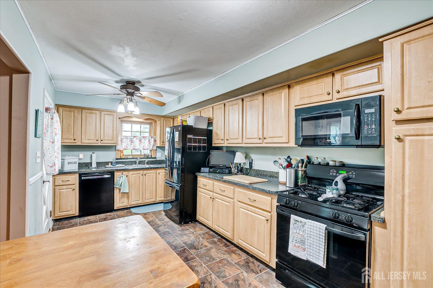 20 Market Street, Edison, NJ, 08817 image 16