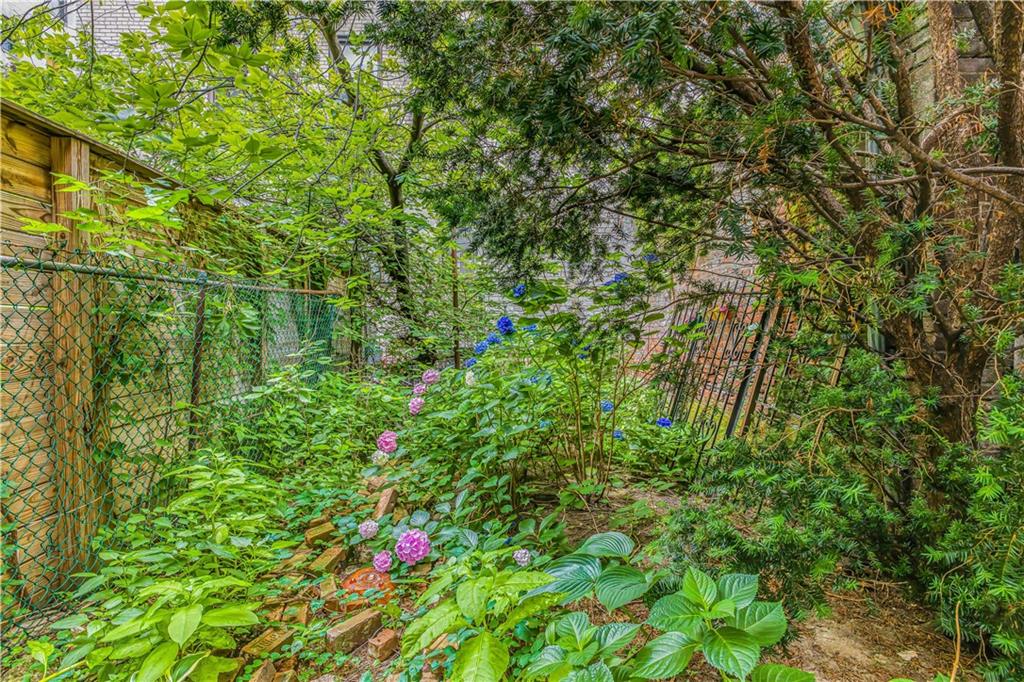 10 Martense Court, Brooklyn, New York, 11226 image 24