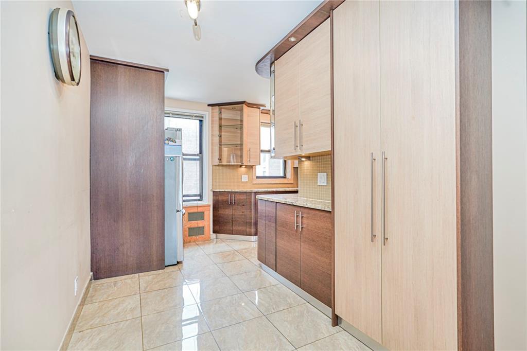 2546 East 13th Street D9 Image 3