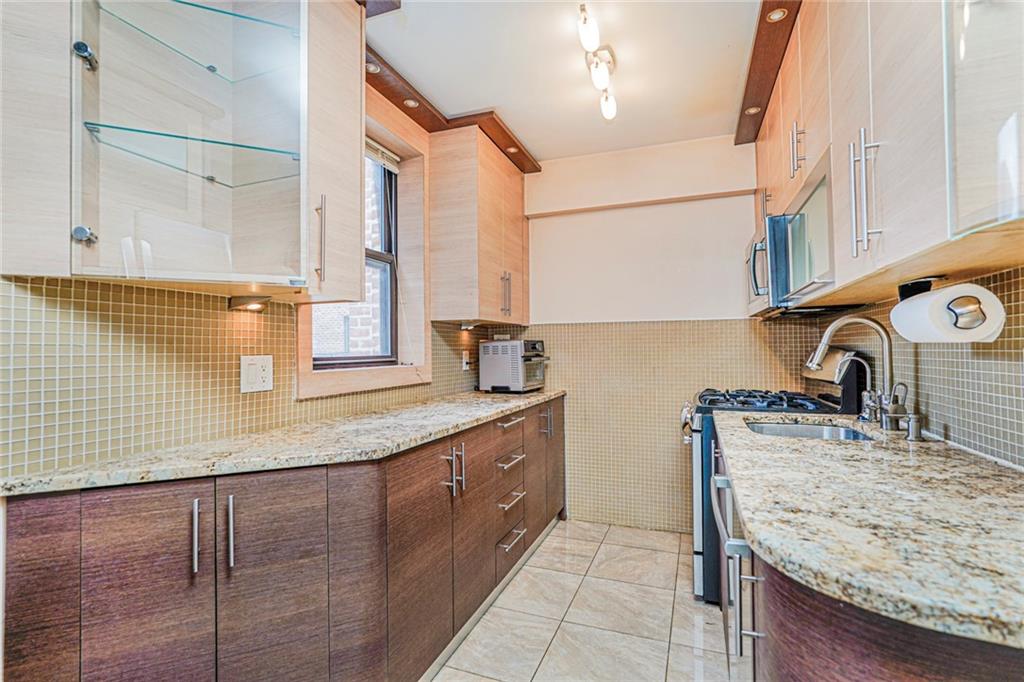 2546 East 13th Street D9 Image 2