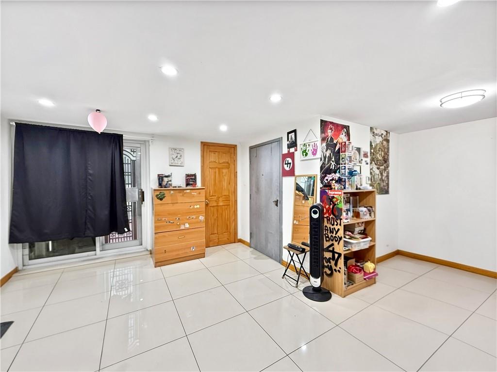 2532 East 26th Street, Brooklyn, New York, 11235 image 18