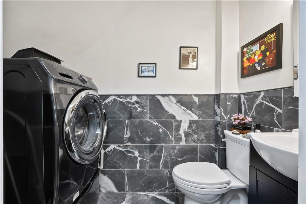 2426 Bragg Street, Brooklyn, New York, 11235 image 18