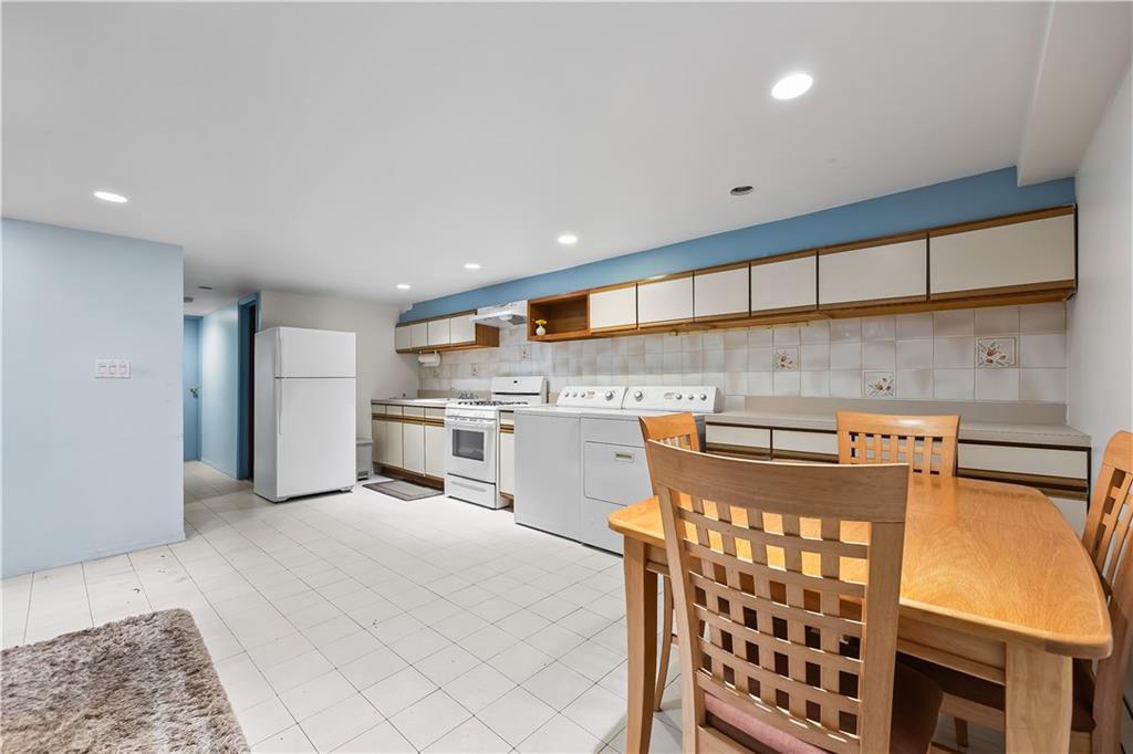 2426 Bragg Street, Brooklyn, New York, 11235 image 29