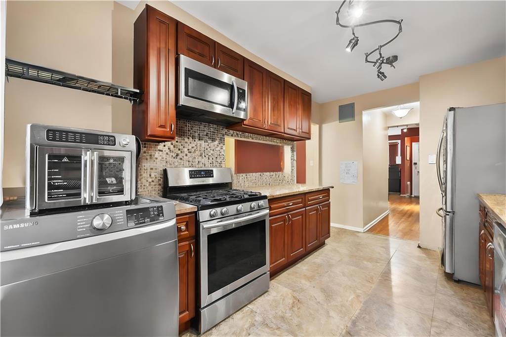 2426 Bragg Street Image 4