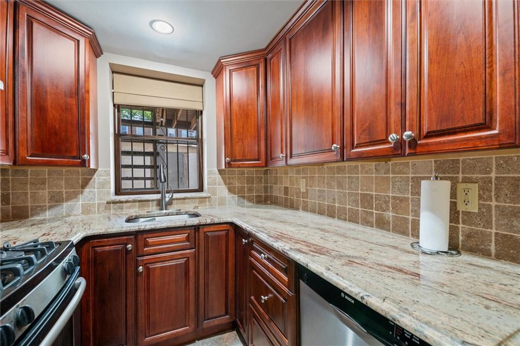 2067 East 28th Street, Brooklyn, New York, 11229 image 21
