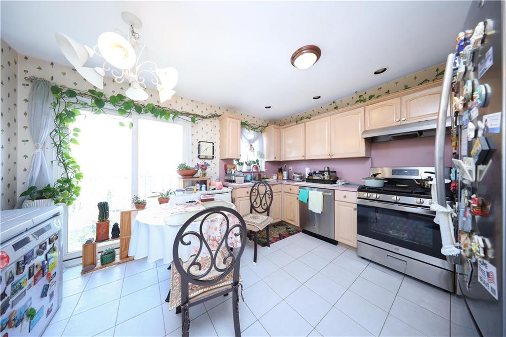 82 Seagate Court, Staten  Island, New York, 10305 image 11