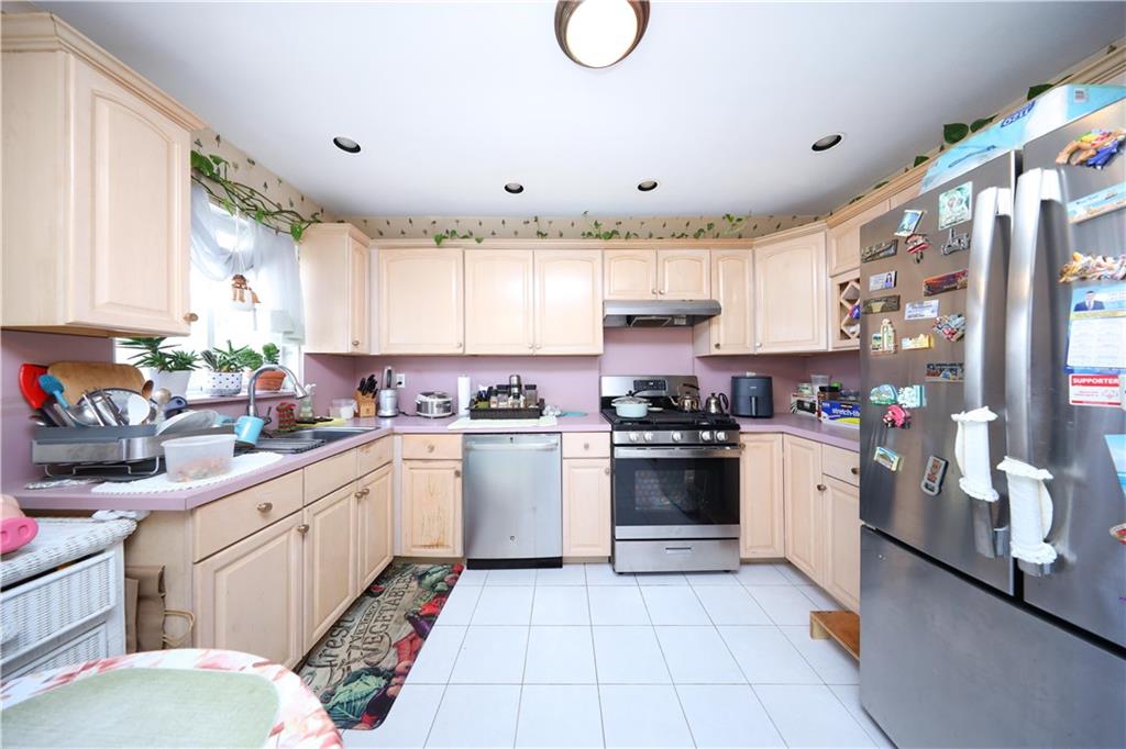 82 Seagate Court, Staten  Island, New York, 10305 image 12