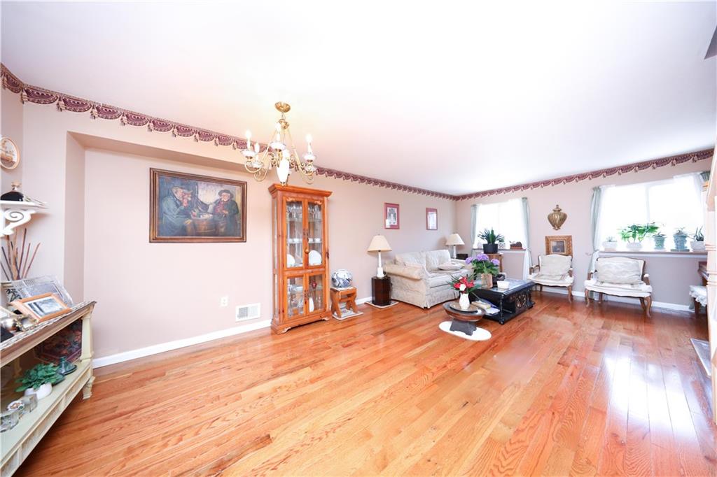 82 Seagate Court, Staten  Island, New York, 10305 image 6