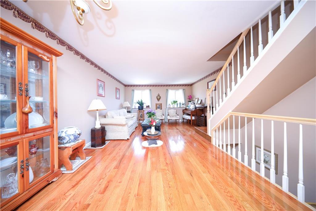 82 Seagate Court, Staten  Island, New York, 10305 image 7