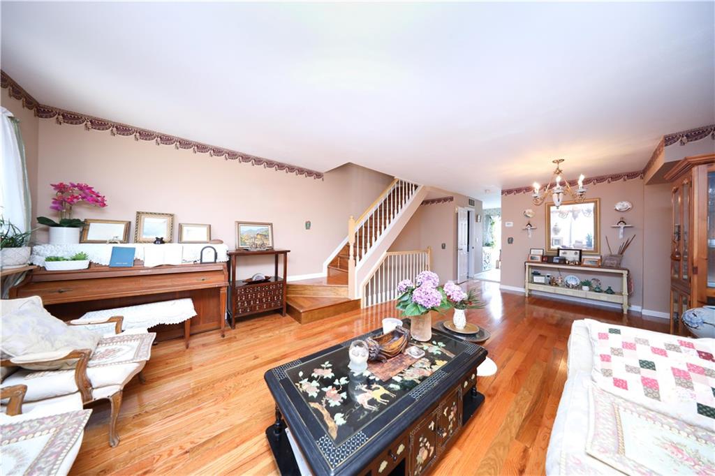 82 Seagate Court, Staten  Island, New York, 10305 image 8