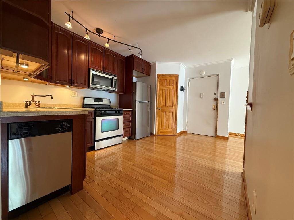 6925 Shore Road 2B, Brooklyn, New York, 11209 image 9