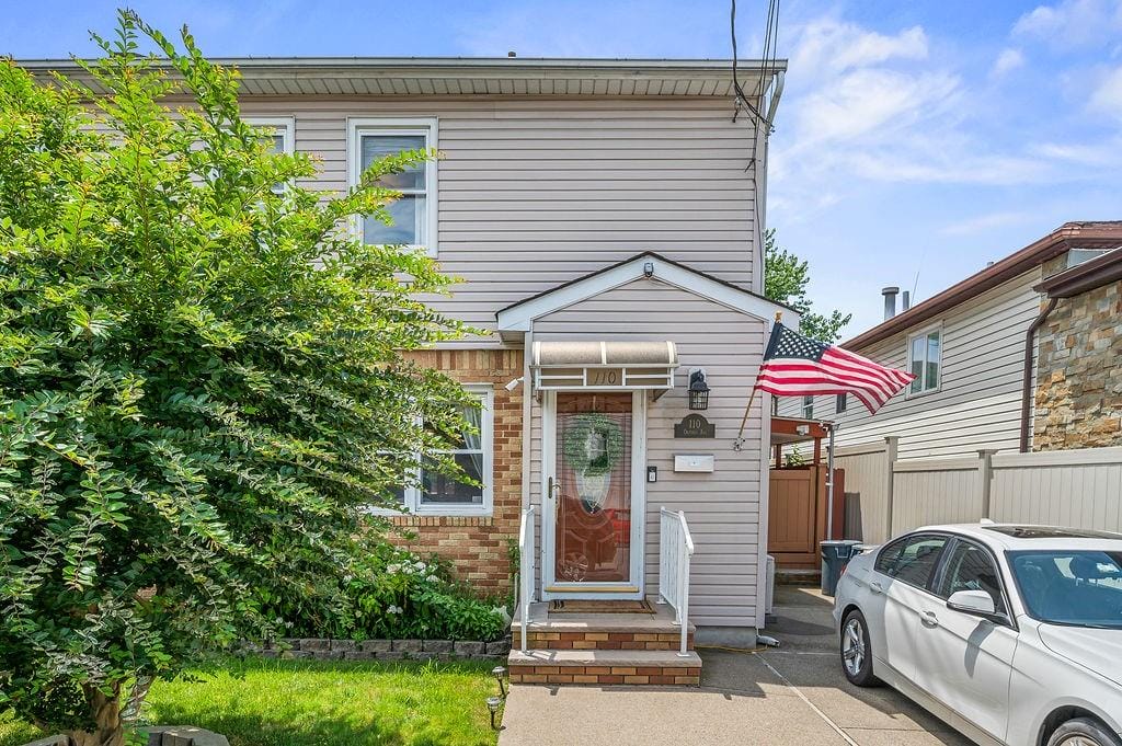 110 Ontario Avenue Image 1