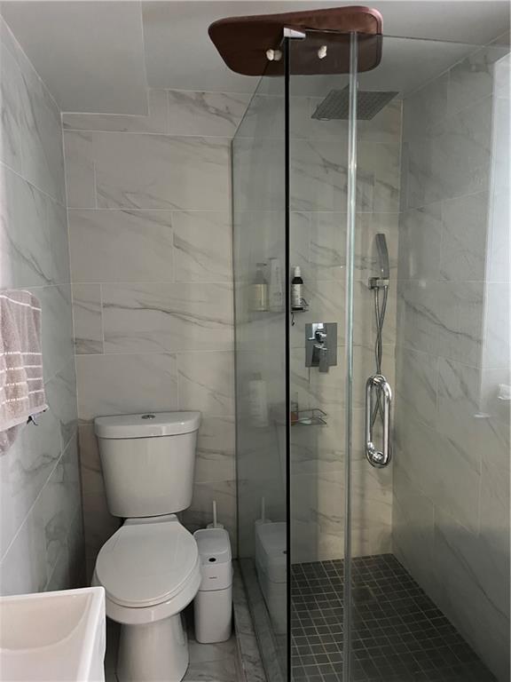 2534 East 26 Street Image 3