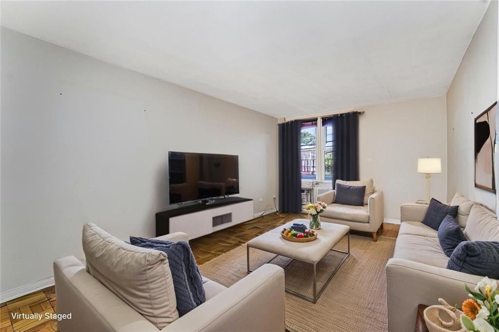 2330 Voorhies Avenue 1N Image 3