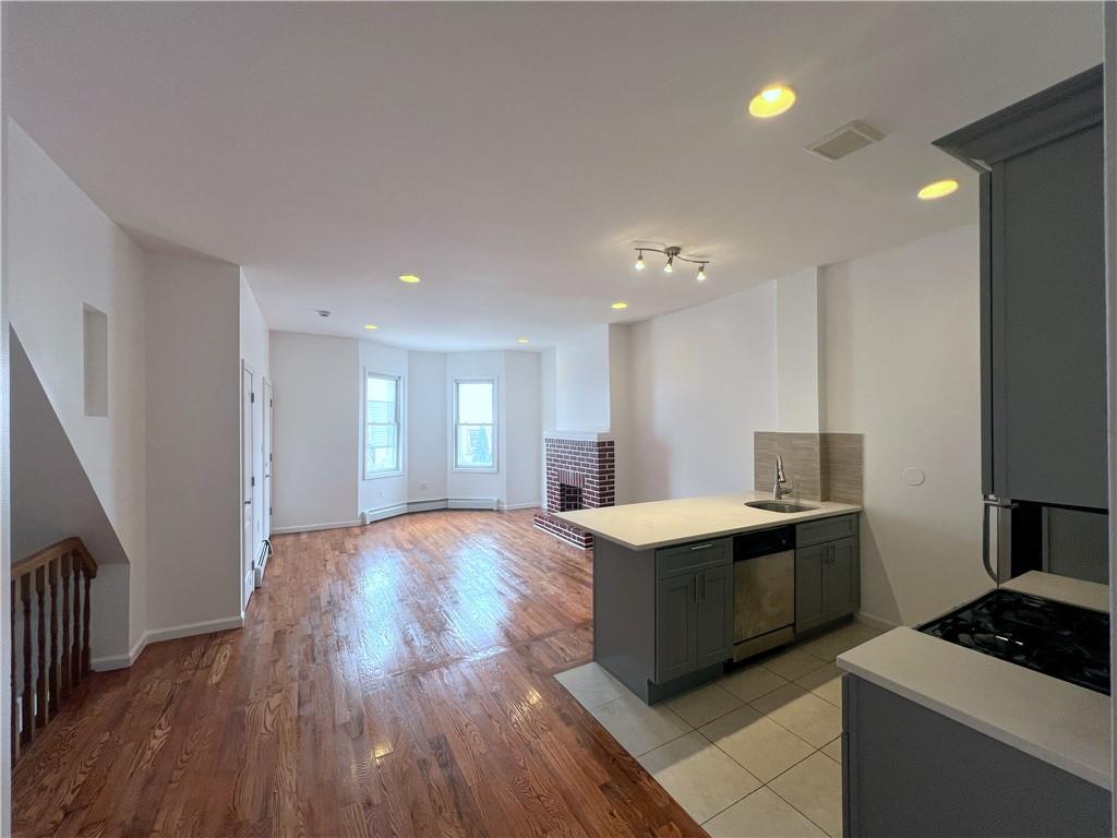 75 De Sales Place, Brooklyn, New York, 11207 image 8