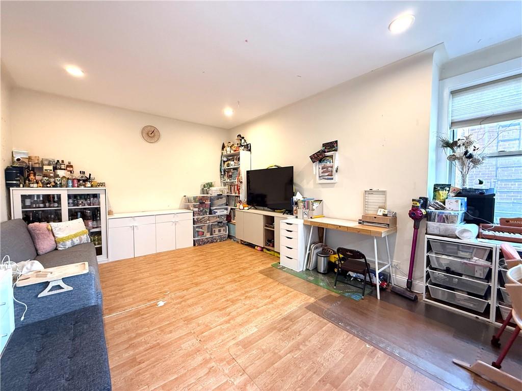 6837 108th Avenue 5H Image 4