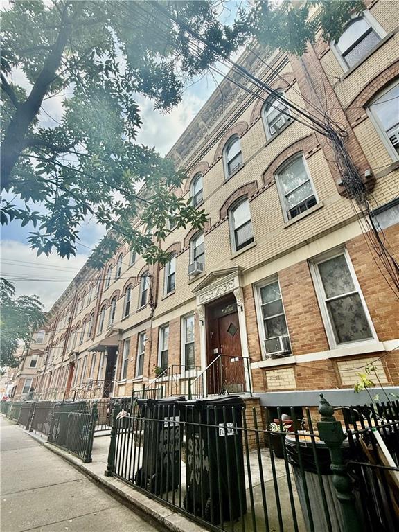 1822 Putnam Avenue Image 5