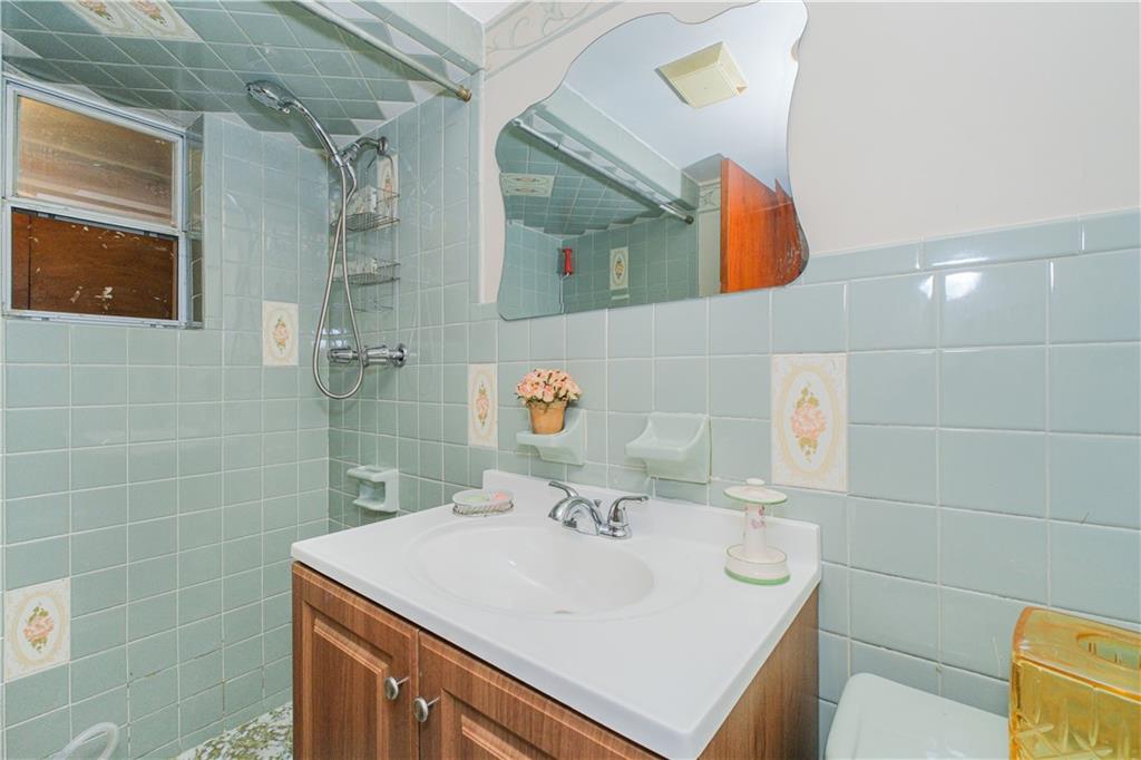 1749 70th Street, Brooklyn, New York, 11204 image 32