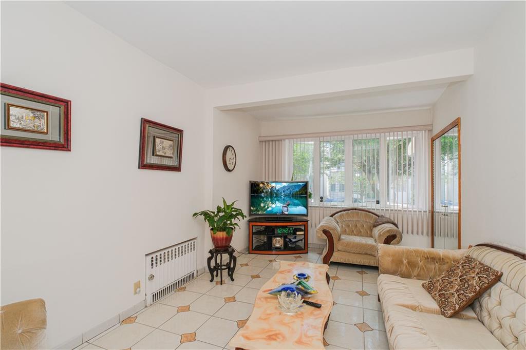 1749 70th Street Image 5