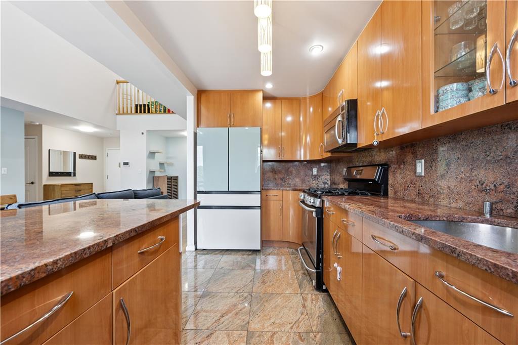 2511 Ocean Avenue 402 Image 2