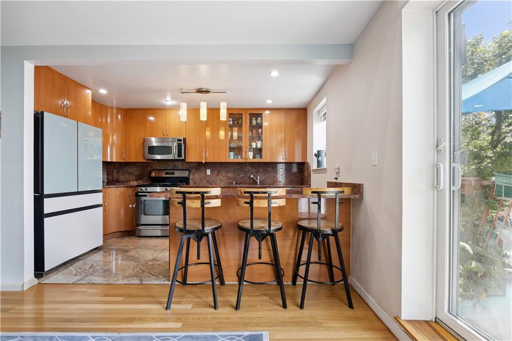 2511 Ocean Avenue 402 Image 4