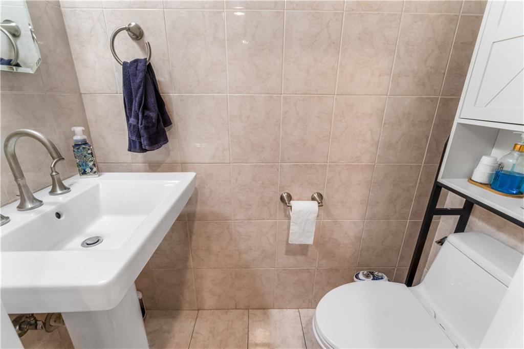 124 North Drive 124, Staten  Island, New York, 10305 image 14