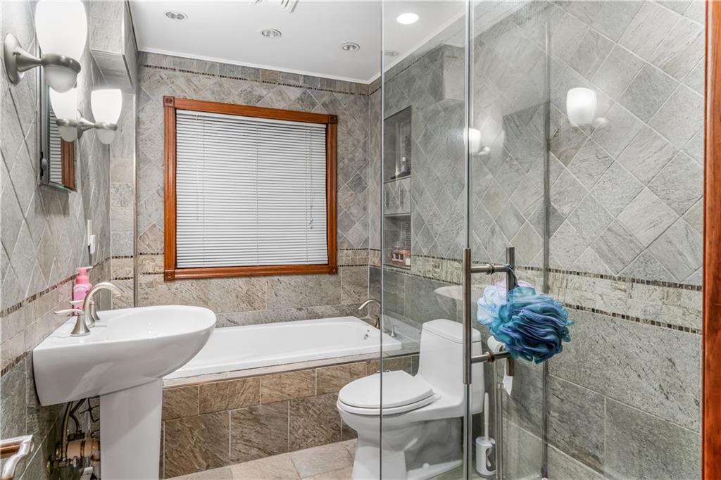 124 North Drive 124, Staten  Island, New York, 10305 image 22