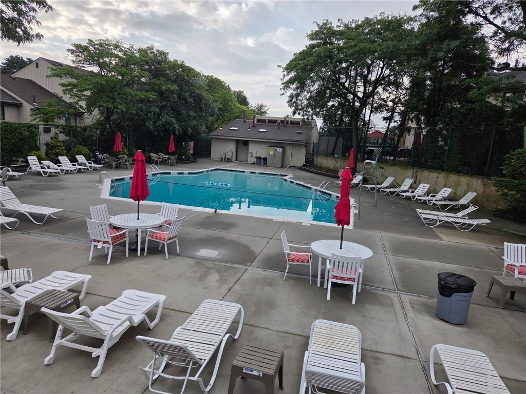 124 North Drive 124, Staten  Island, New York, 10305 image 28