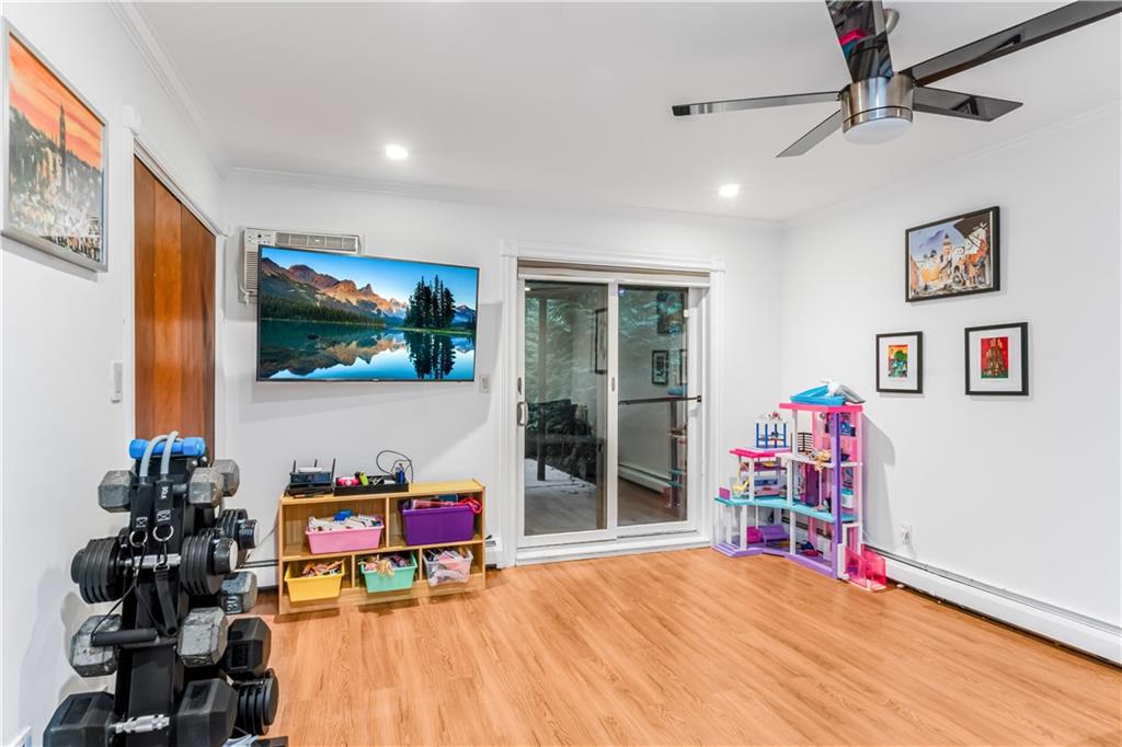 124 North Drive 124, Staten  Island, New York, 10305 image 8