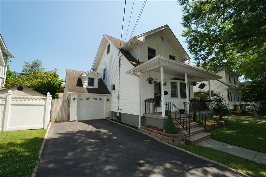 77 Burbank Avenue Image 4