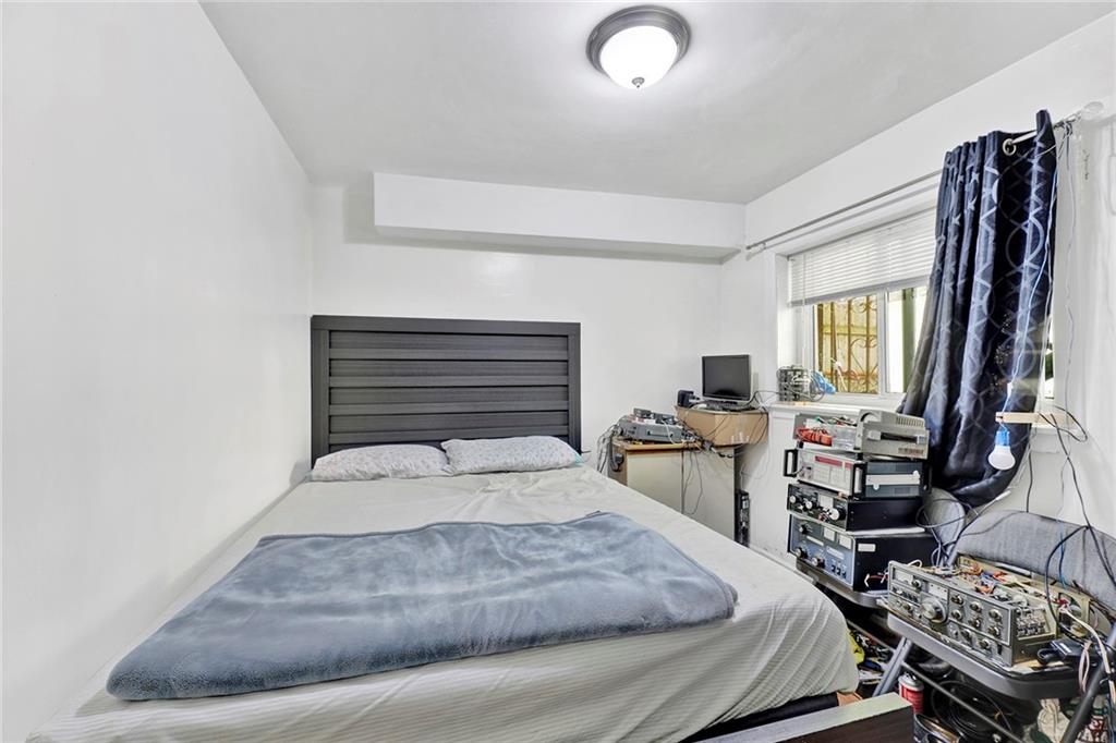 2481 East 15th Street, Brooklyn, New York, 11235 image 12