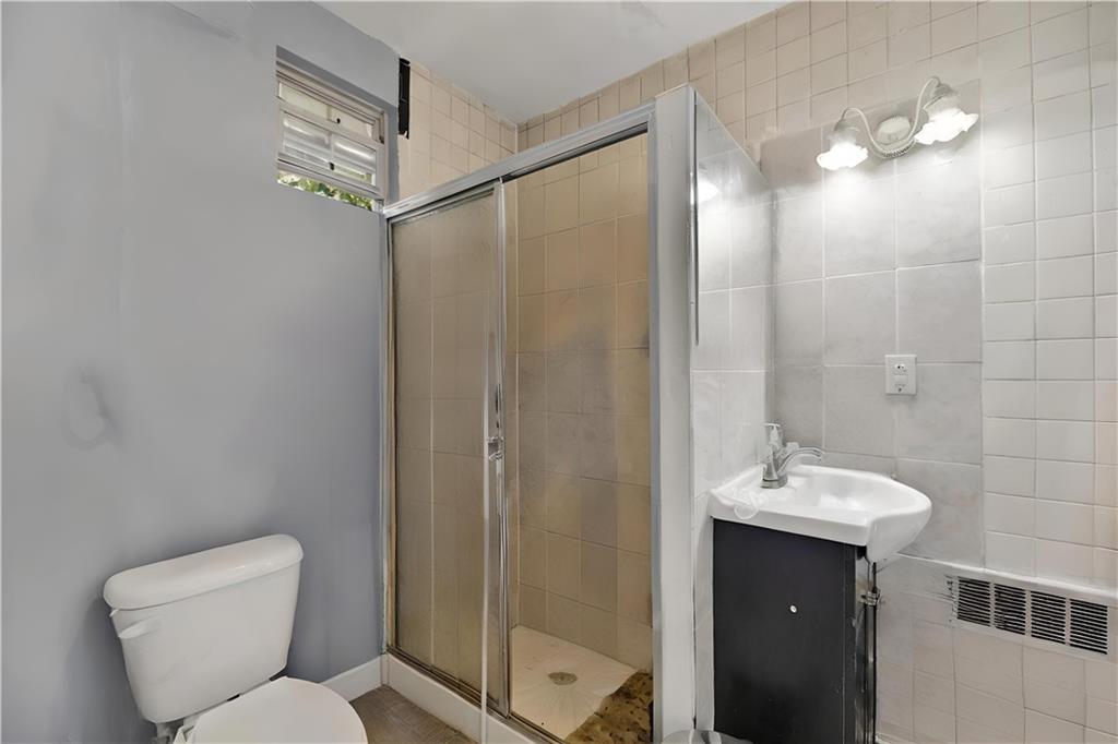 2481 East 15th Street, Brooklyn, New York, 11235 image 20