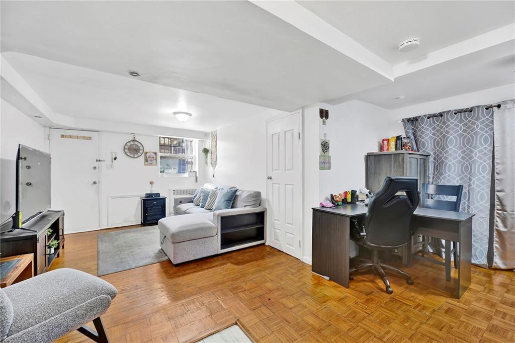 2481 East 15th Street Image 4