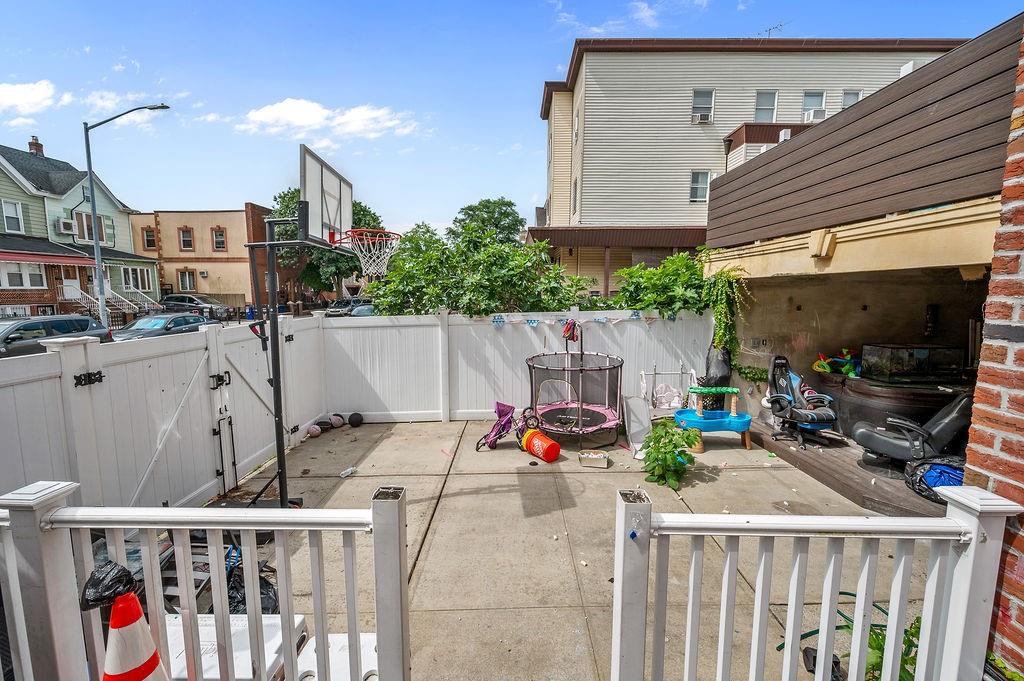 46 Rutherford Place, Brooklyn, New York, 11214 image 6