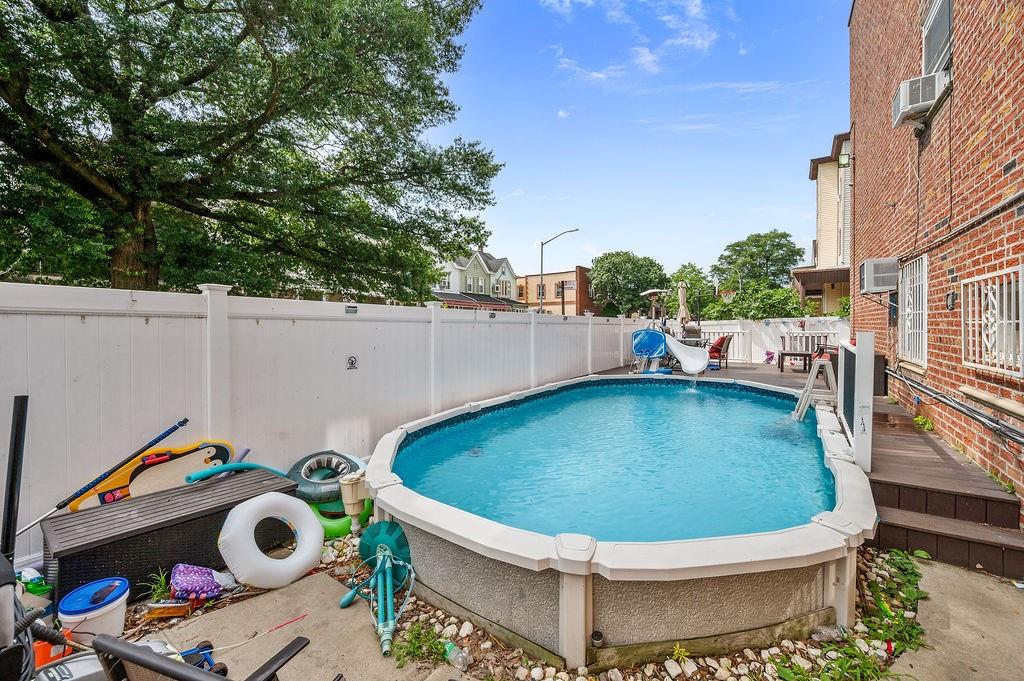 46 Rutherford Place, Brooklyn, New York, 11214 image 8