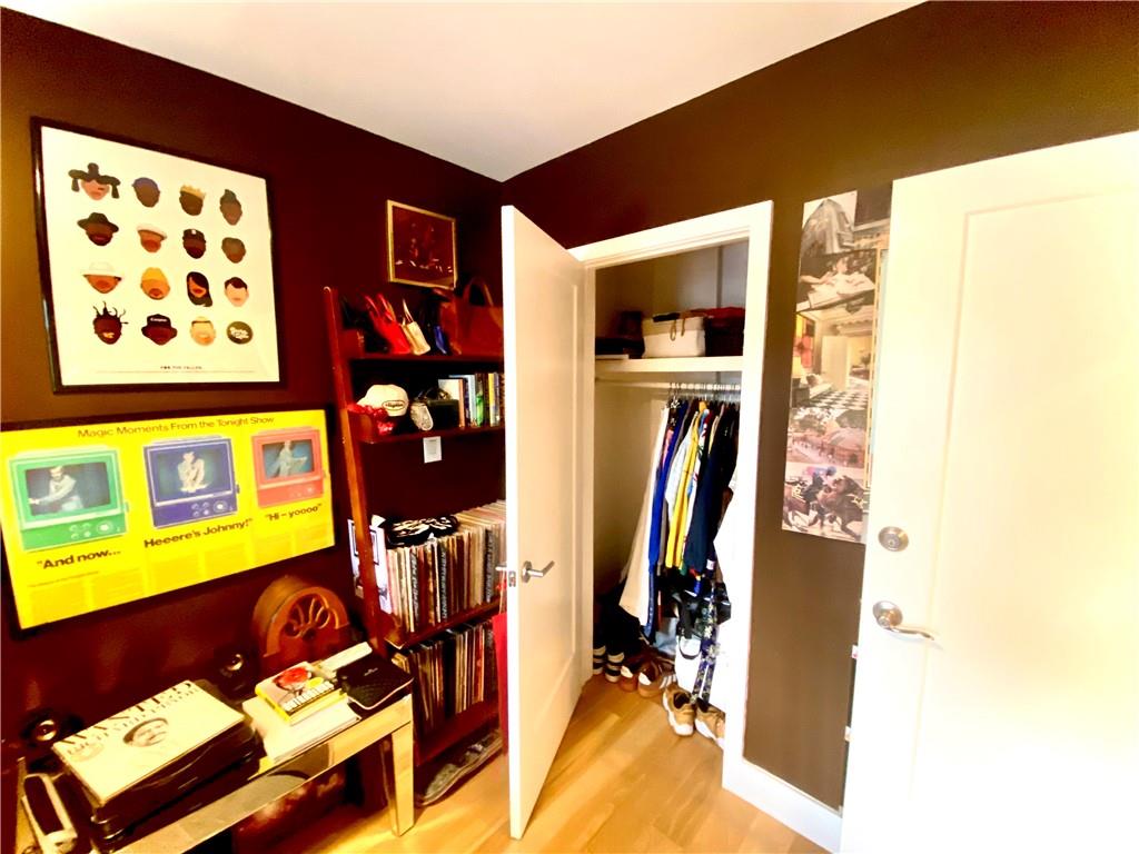 490 Van Buren Street 3A Image 2
