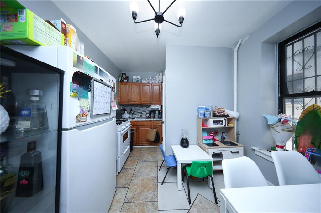 881 39th Street, Brooklyn, New York, 11232