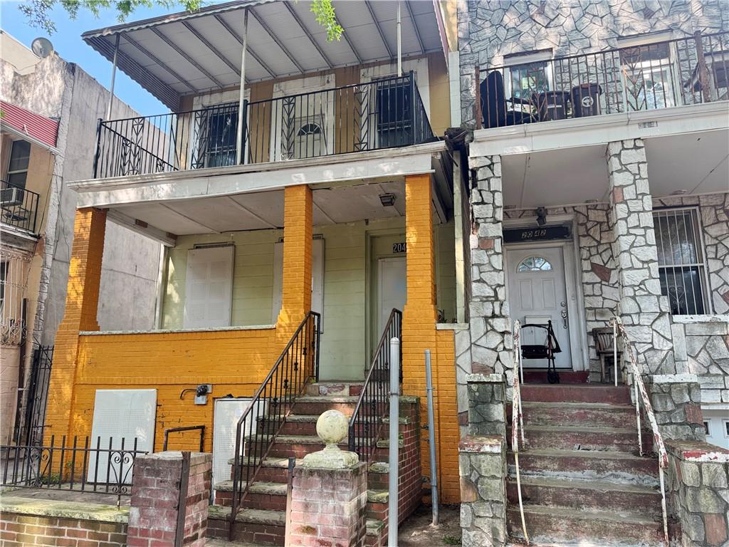 2044 Strauss Street Image 2