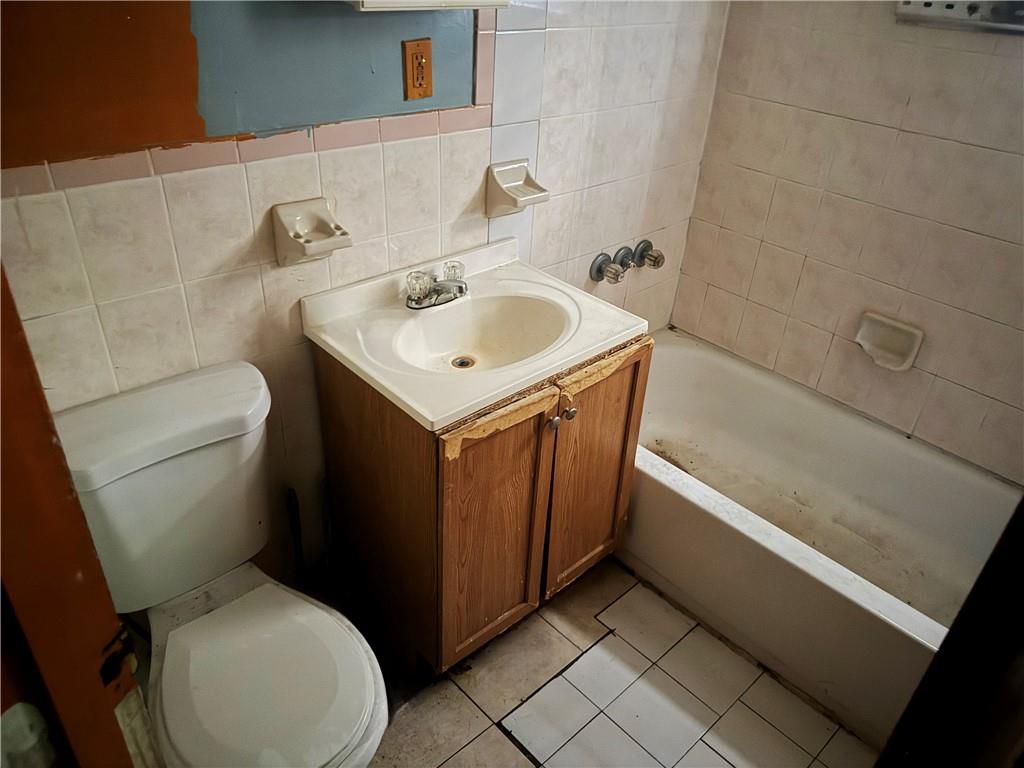 2044 Strauss Street, Brooklyn, New York, 11212 image 16