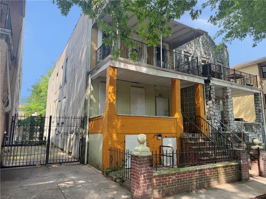 2044 Strauss Street Image 3