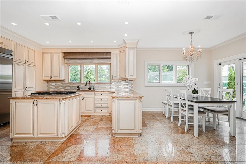 35 Julieann Court, Staten  Island, New York, 10304 image 11