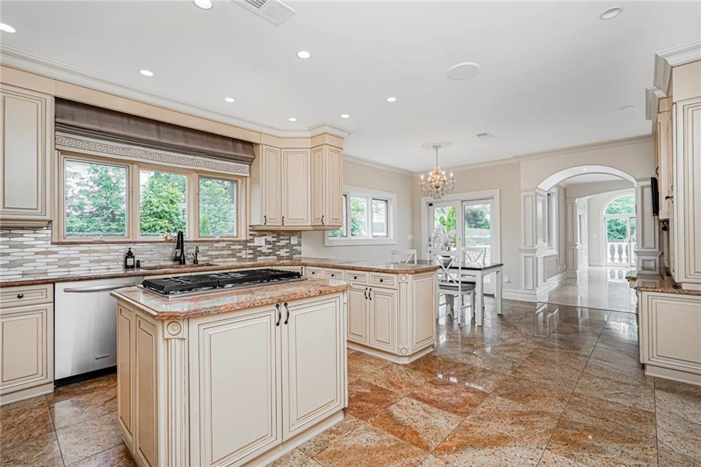 35 Julieann Court, Staten  Island, New York, 10304 image 13