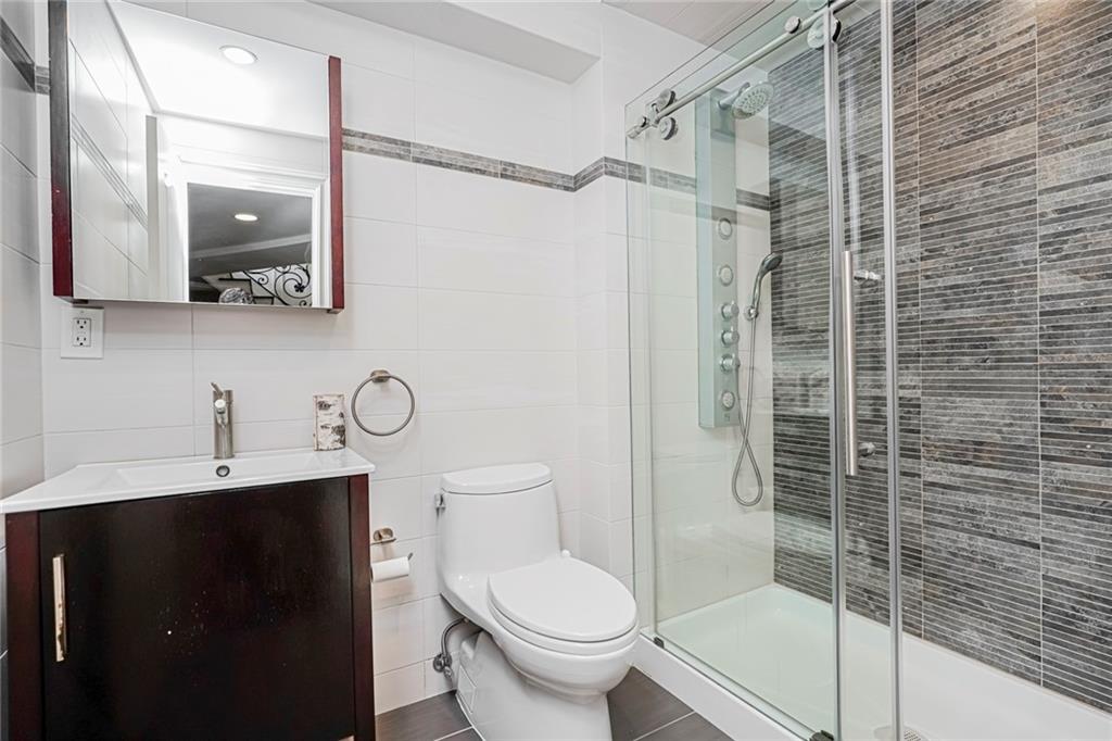 35 Julieann Court, Staten  Island, New York, 10304 image 23
